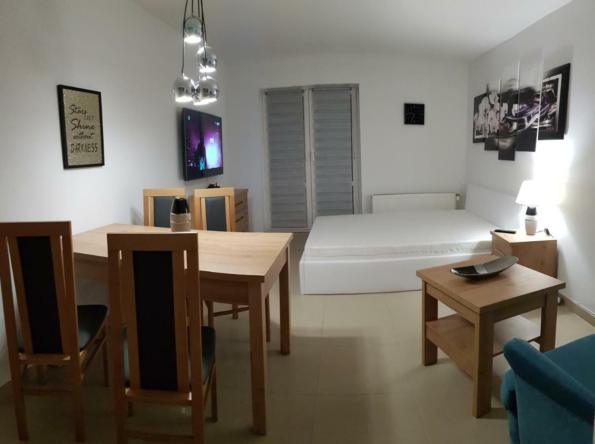 Apartamenty Rest Studio Self Check-In 24H Bytom Esterno foto